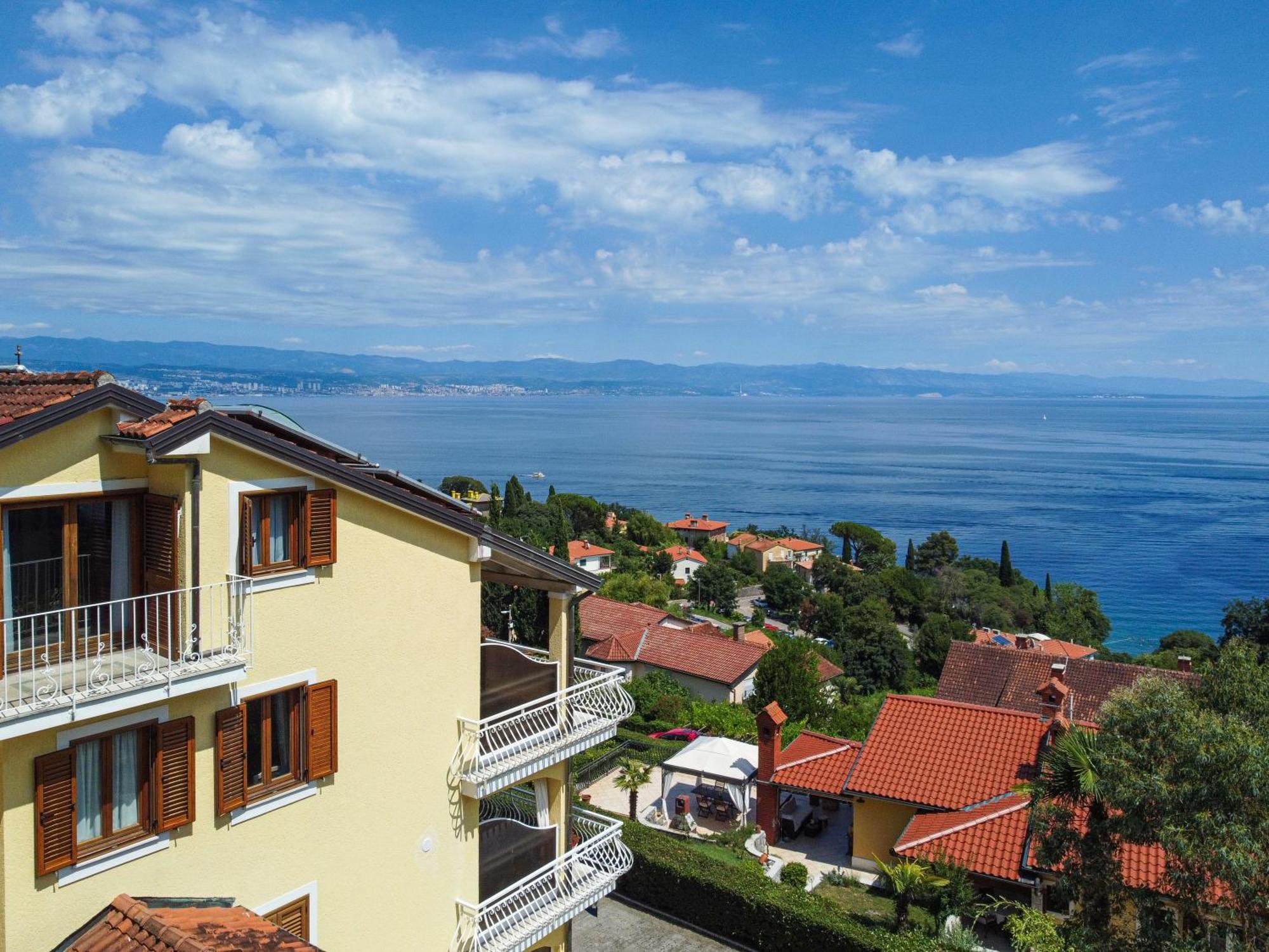 Villa Mona Lisa Lovran - Croatia Buitenkant foto