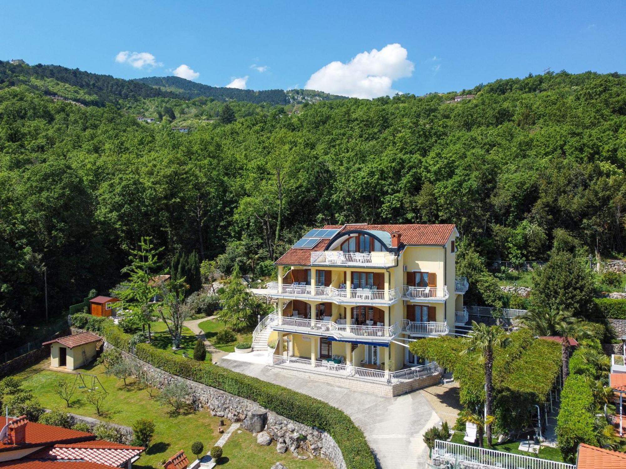 Villa Mona Lisa Lovran - Croatia Buitenkant foto
